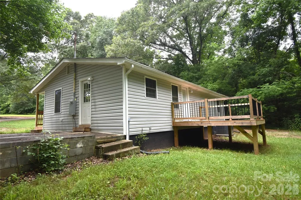 2823 Jt Posse Drive Claremont NC 28610