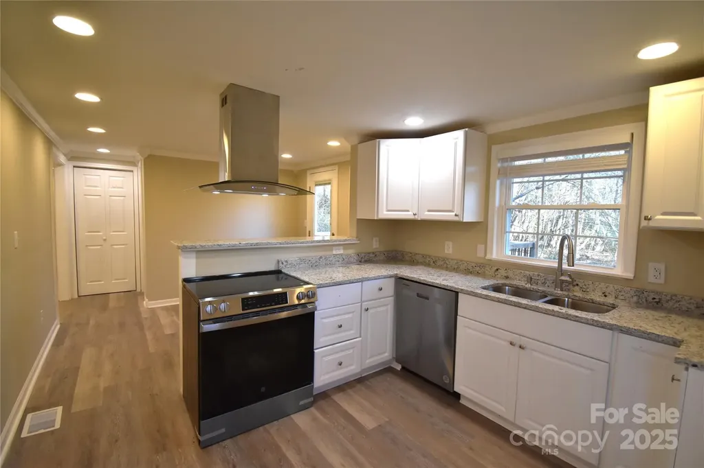 2823 Jt Posse Drive Claremont NC 28610