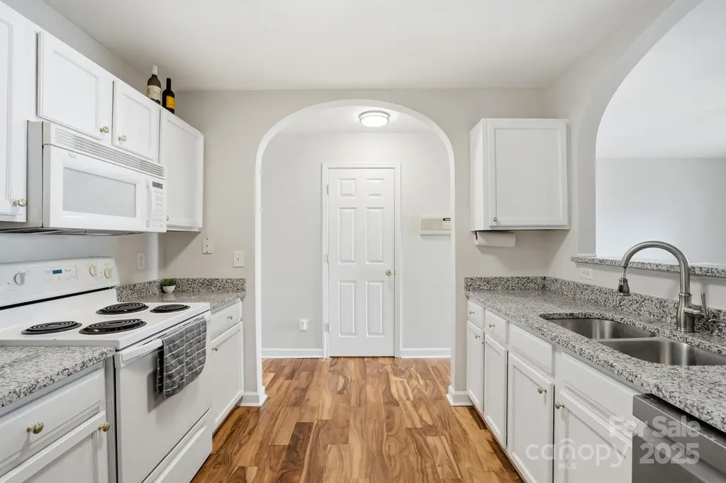 3855 Glenlea Commons Drive Charlotte NC 28216