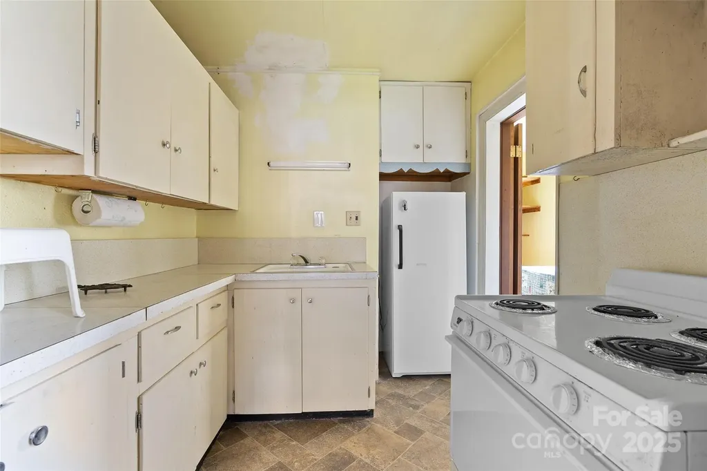 20826 Great Smoky Mountain Expressway Waynesville NC 28786
