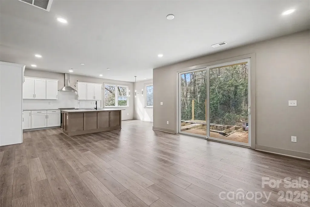 2418 Crestview Drive Charlotte NC 28216