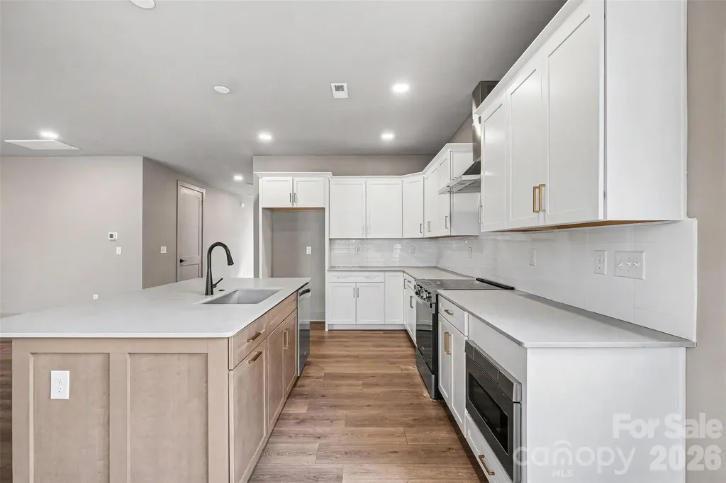 2418 Crestview Drive Charlotte NC 28216
