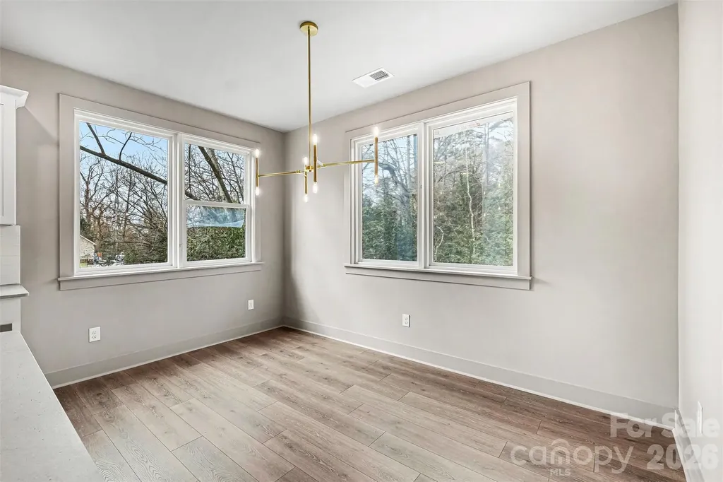 2418 Crestview Drive Charlotte NC 28216