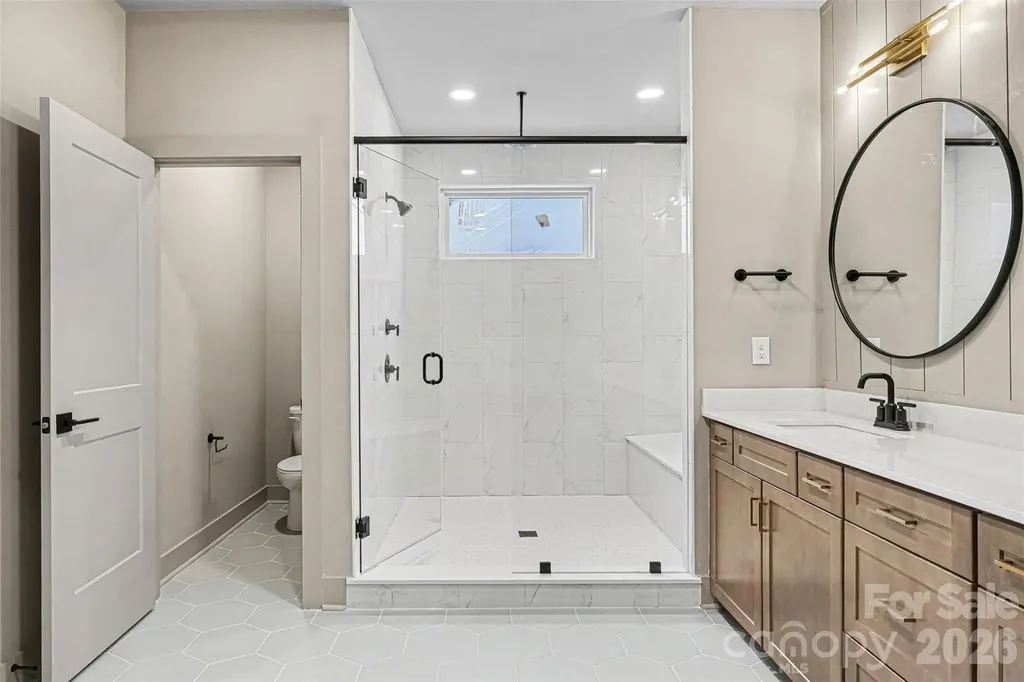 2418 Crestview Drive Charlotte NC 28216