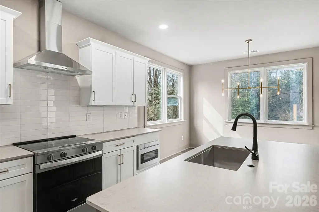 2418 Crestview Drive Charlotte NC 28216