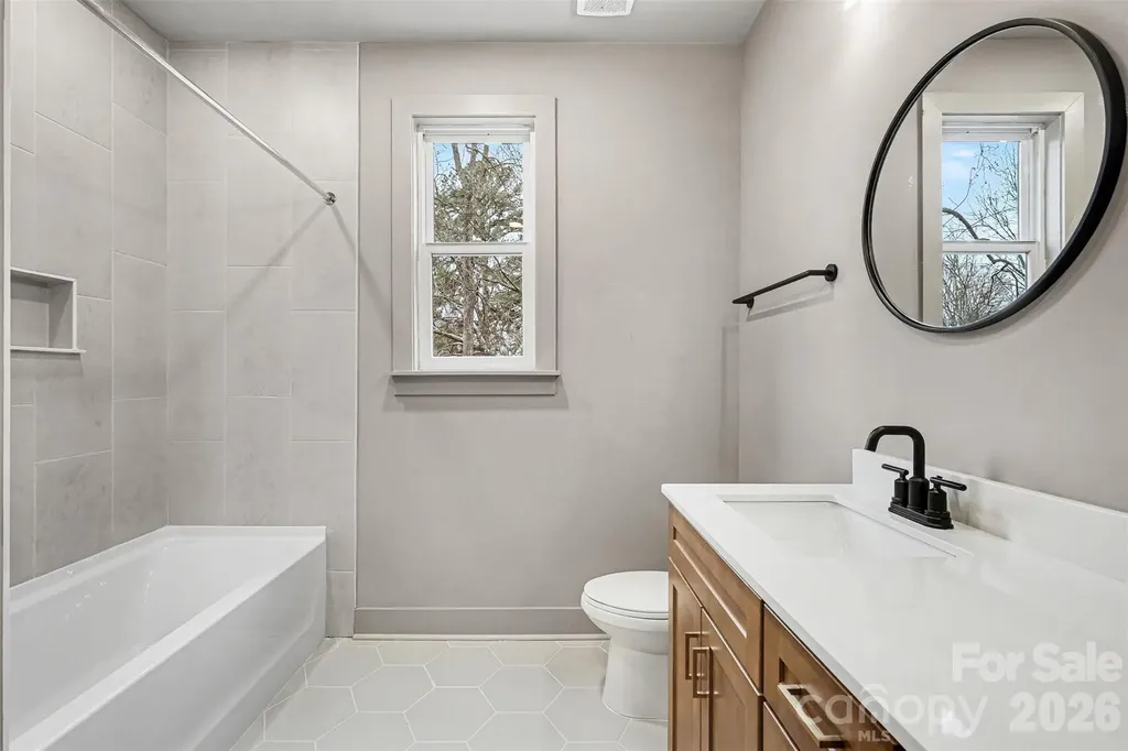 2418 Crestview Drive Charlotte NC 28216