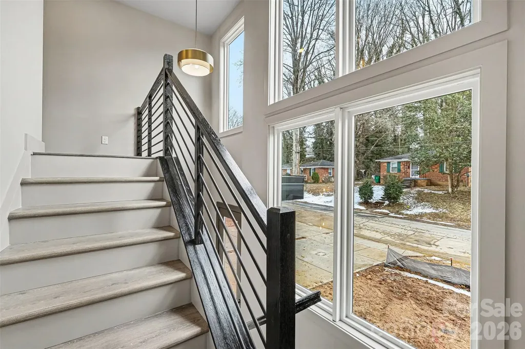 2418 Crestview Drive Charlotte NC 28216