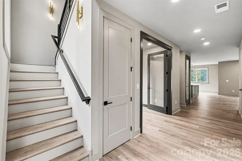 2418 Crestview Drive Charlotte NC 28216