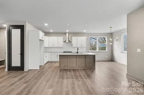 2418 Crestview Drive Charlotte NC 28216