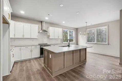 2418 Crestview Drive Charlotte NC 28216