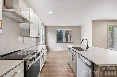 2418 Crestview Drive Charlotte NC 28216