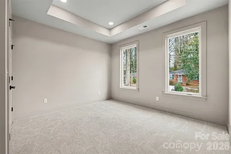 2418 Crestview Drive Charlotte NC 28216
