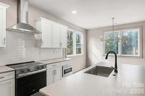2418 Crestview Drive Charlotte NC 28216