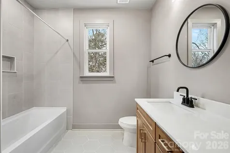2418 Crestview Drive Charlotte NC 28216