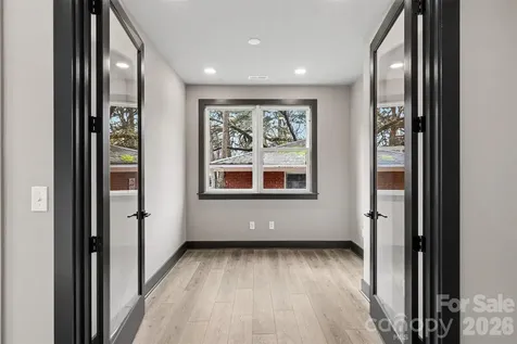 2418 Crestview Drive Charlotte NC 28216