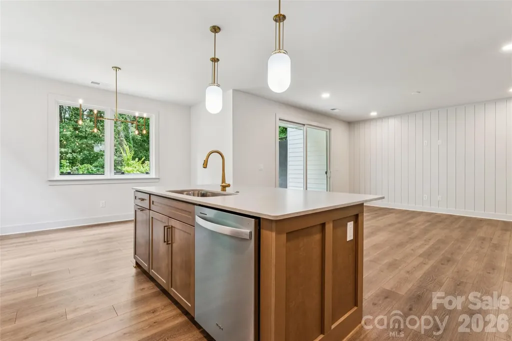 2412 Crestview Drive Charlotte NC 28216
