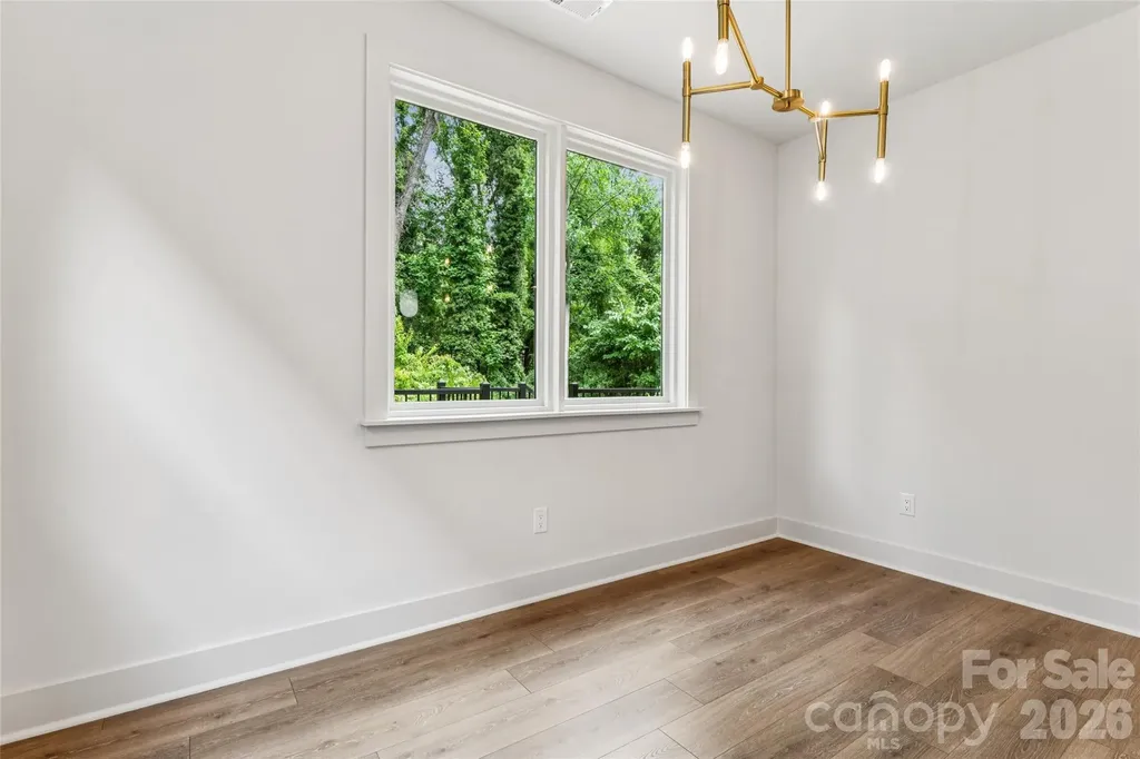 2412 Crestview Drive Charlotte NC 28216