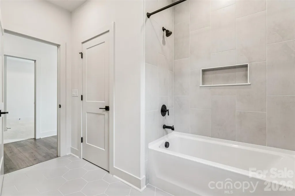 2412 Crestview Drive Charlotte NC 28216