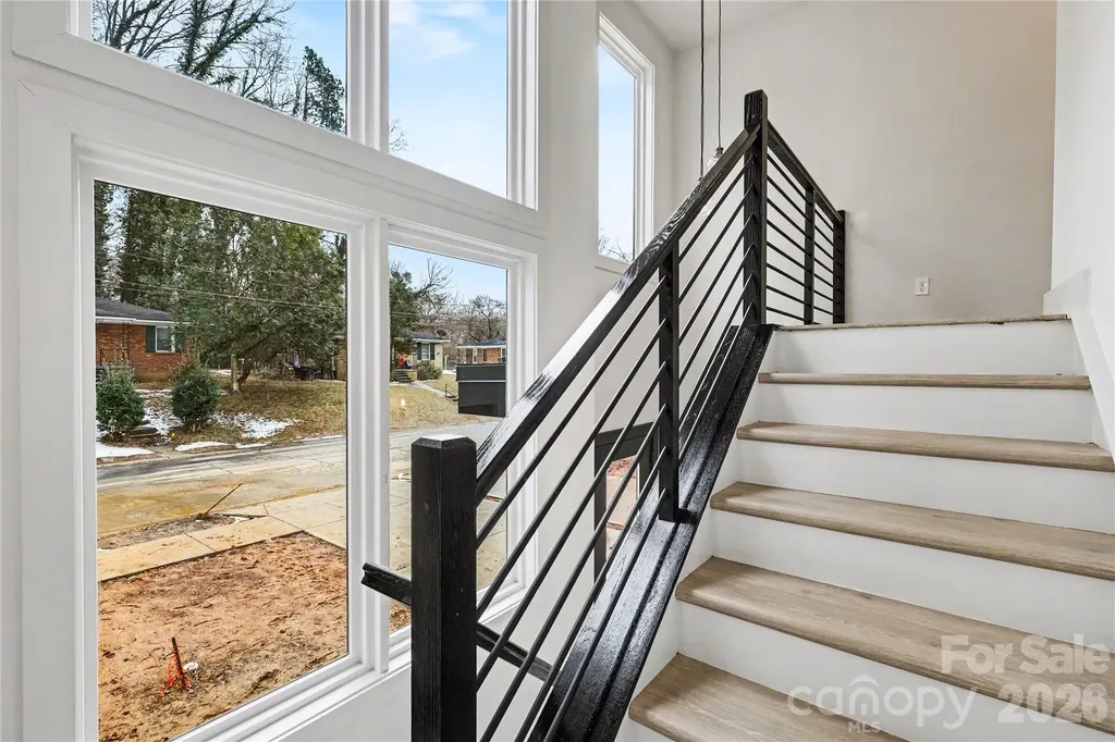 2412 Crestview Drive Charlotte NC 28216