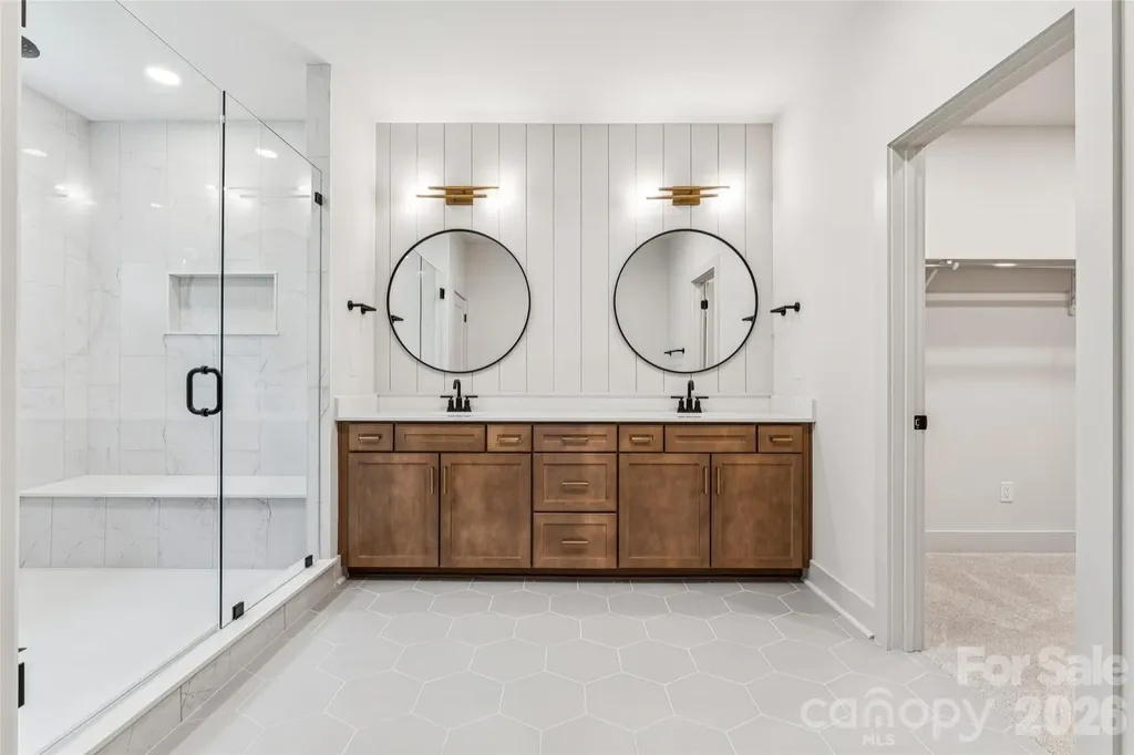 2412 Crestview Drive Charlotte NC 28216
