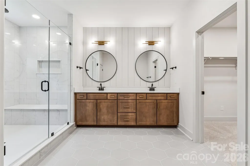 2412 Crestview Drive Charlotte NC 28216