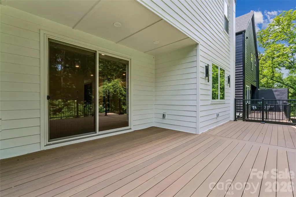 2412 Crestview Drive Charlotte NC 28216