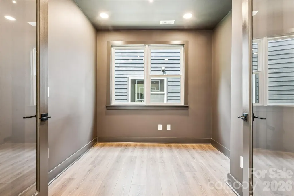 2412 Crestview Drive Charlotte NC 28216