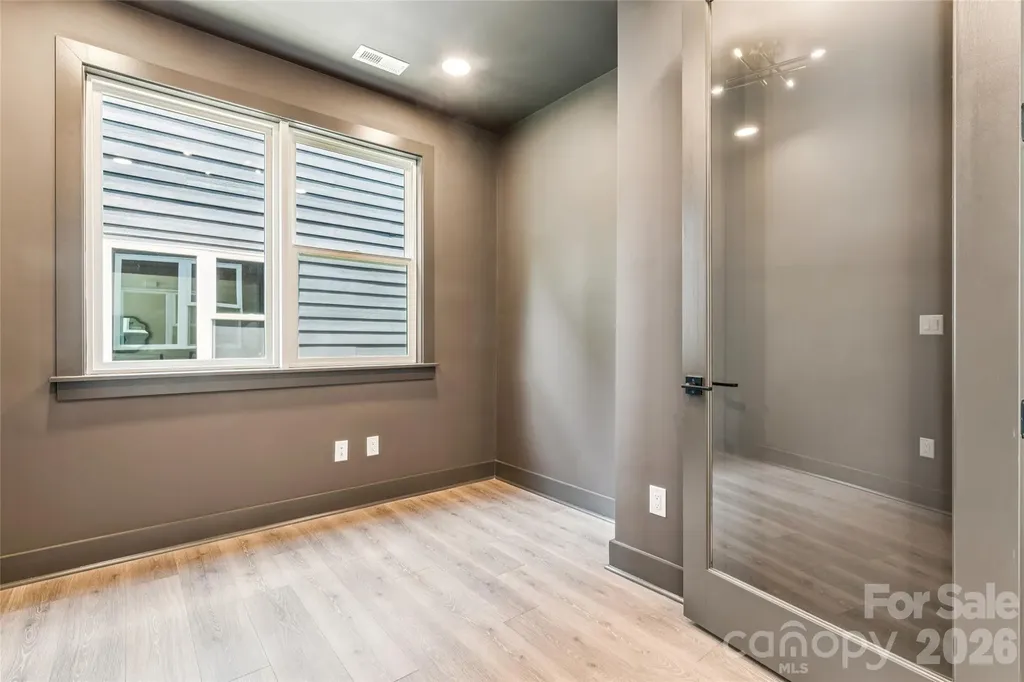 2412 Crestview Drive Charlotte NC 28216