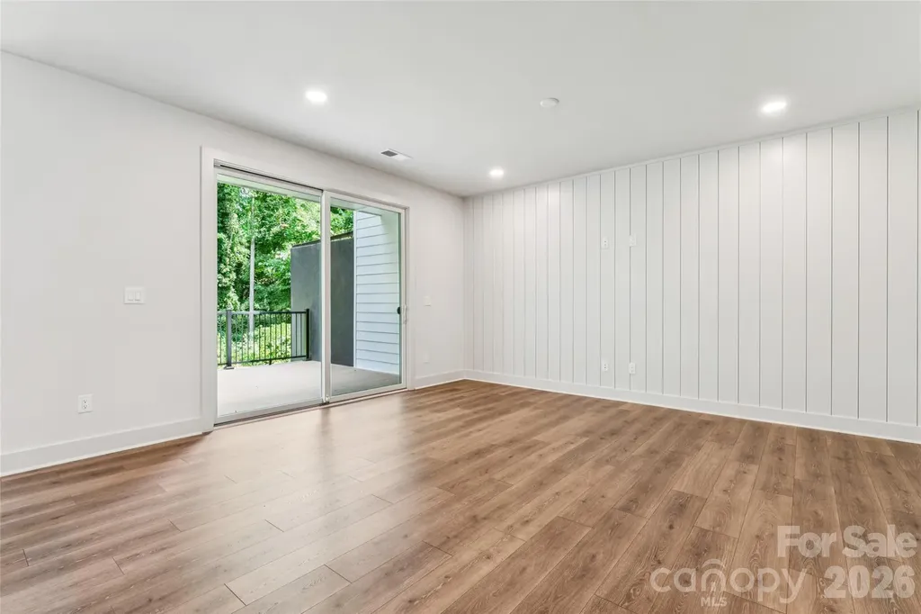 2412 Crestview Drive Charlotte NC 28216