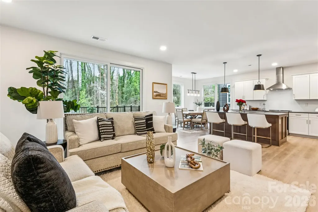 2412 Crestview Drive Charlotte NC 28216