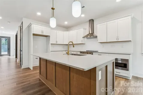 2412 Crestview Drive Charlotte NC 28216