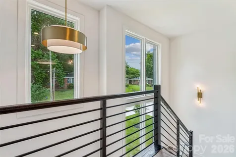 2412 Crestview Drive Charlotte NC 28216