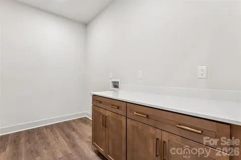 2412 Crestview Drive Charlotte NC 28216