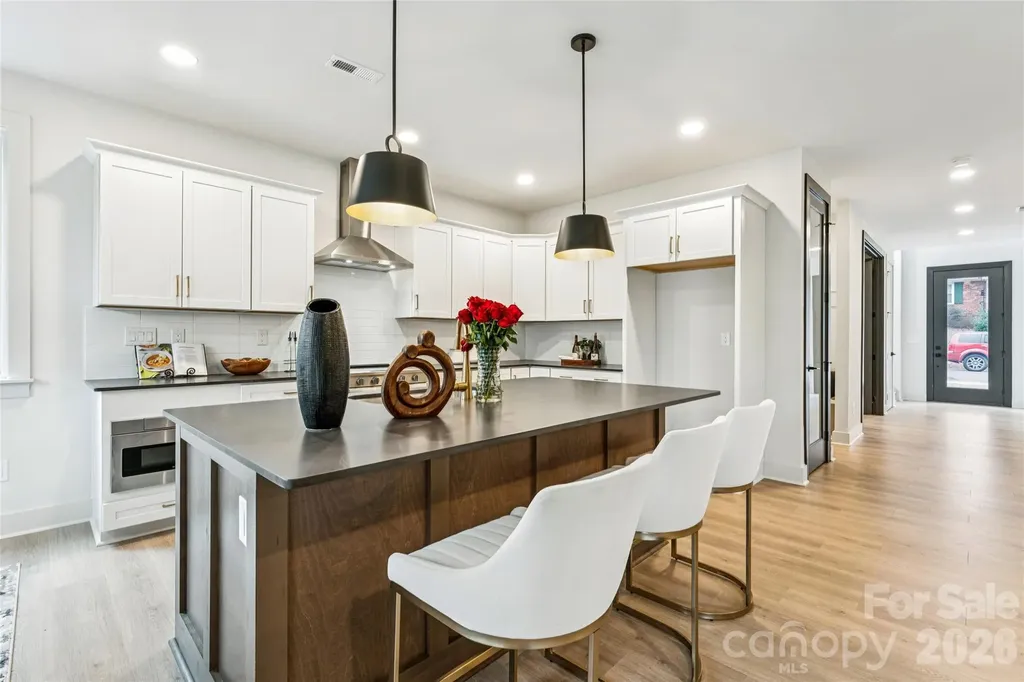 2416 Crestview Drive Charlotte NC 28216