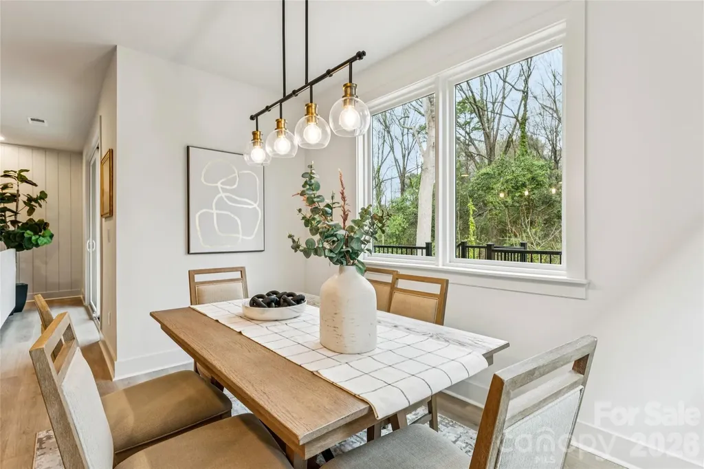 2416 Crestview Drive Charlotte NC 28216
