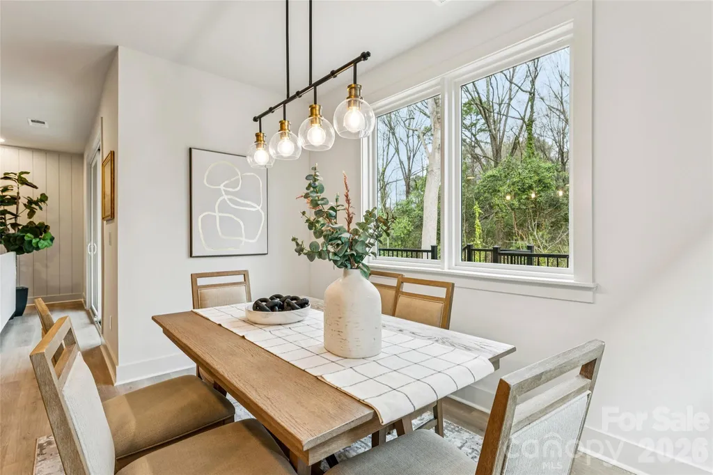 2416 Crestview Drive Charlotte NC 28216