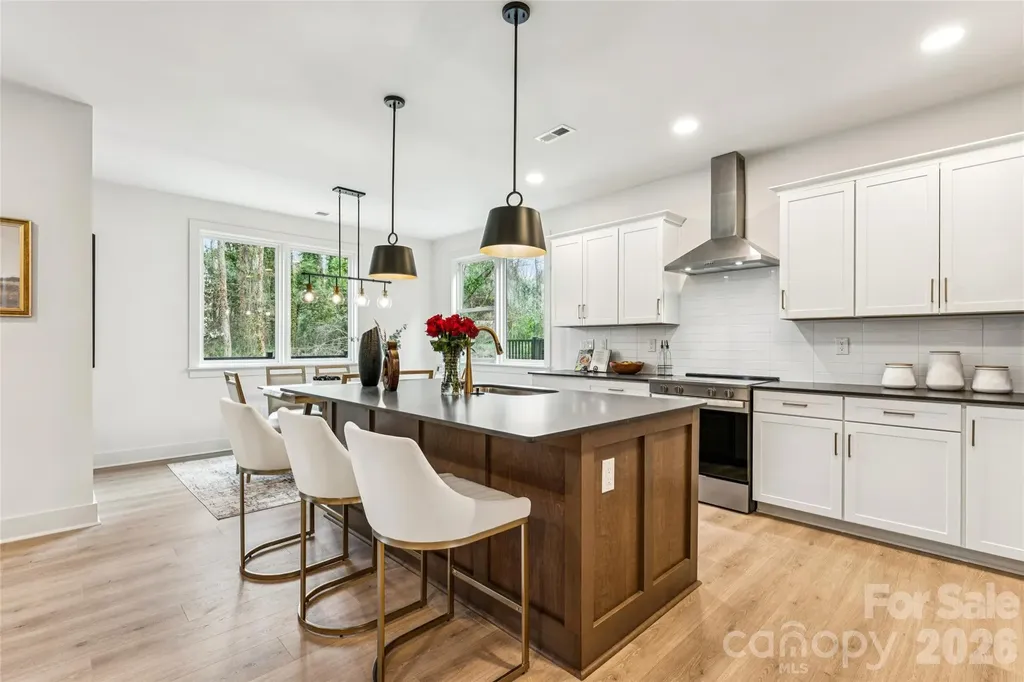 2416 Crestview Drive Charlotte NC 28216