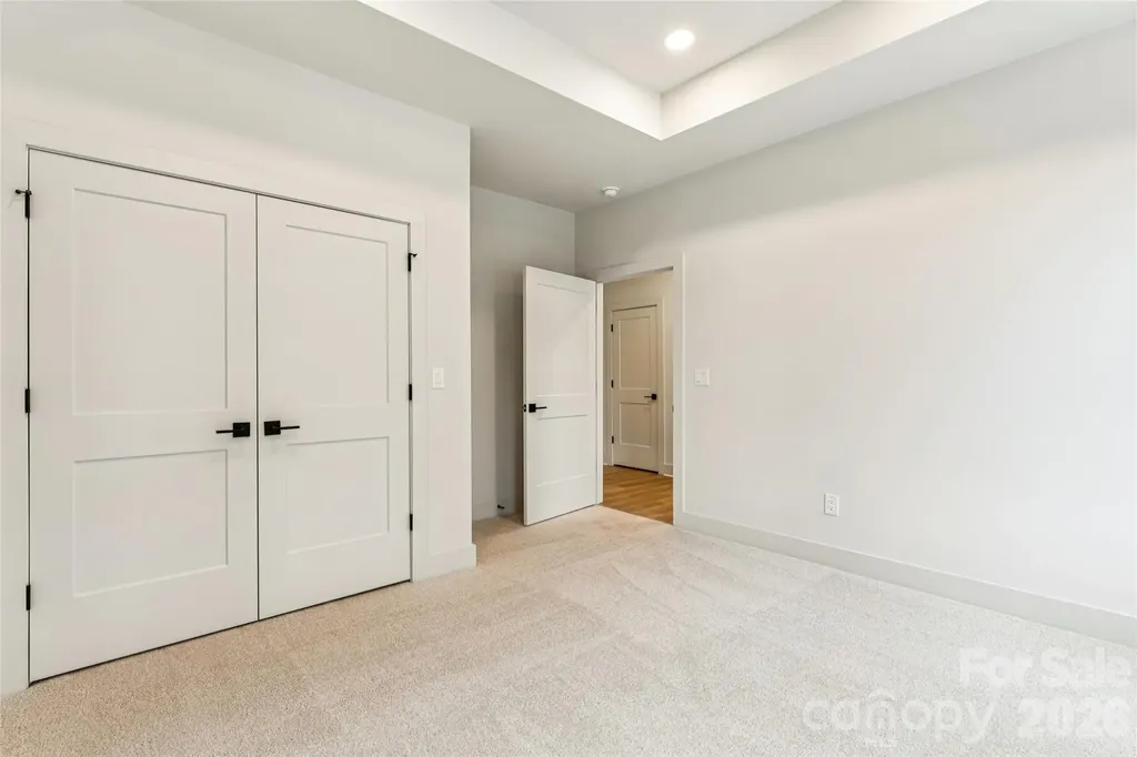 2416 Crestview Drive Charlotte NC 28216