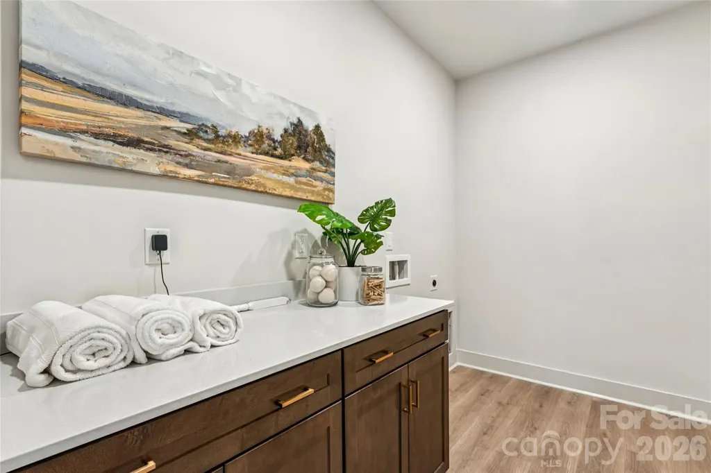 2416 Crestview Drive Charlotte NC 28216