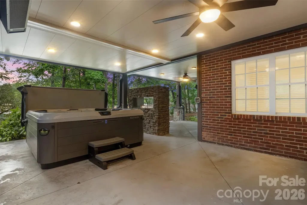 4685 Eagle Pointe Court Denver NC 28037