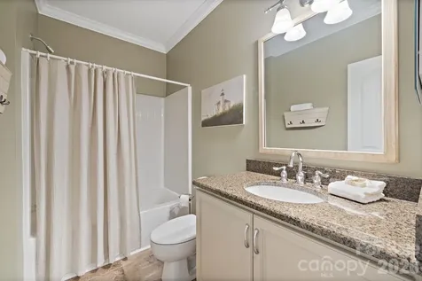 4685 Eagle Pointe Court Denver NC 28037