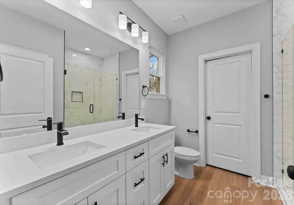 8823 Dogwood Drive Charlotte NC 28215