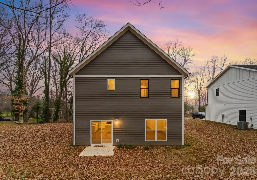 8823 Dogwood Drive Charlotte NC 28215