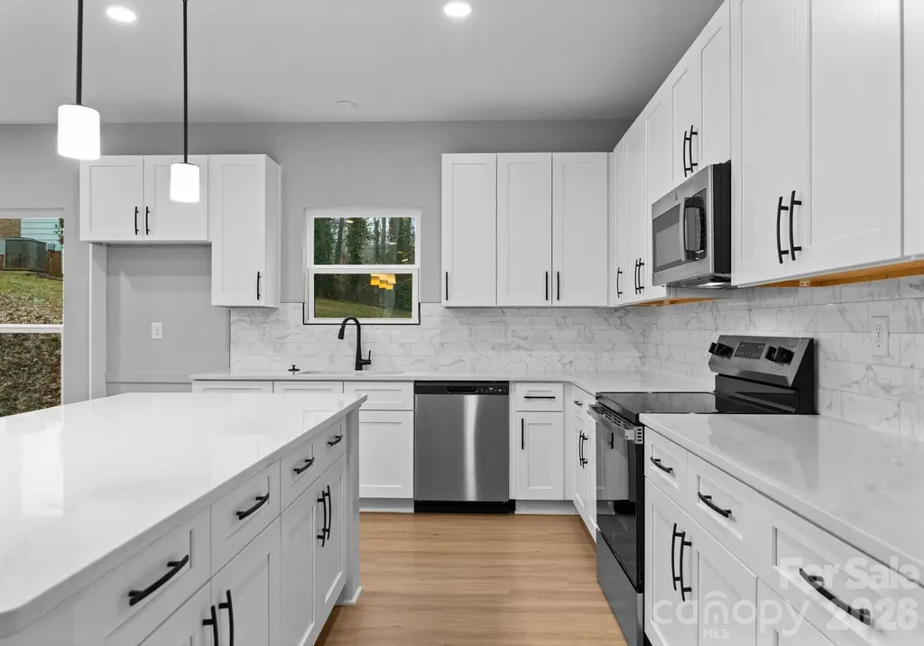 8823 Dogwood Drive Charlotte NC 28215