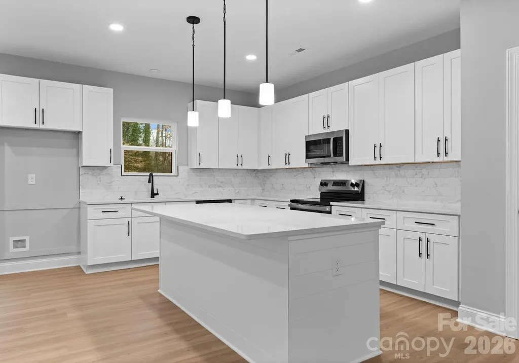 8823 Dogwood Drive Charlotte NC 28215