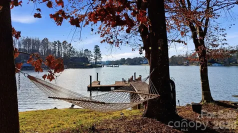 122 Lily Pad Loop Troutman NC 28166