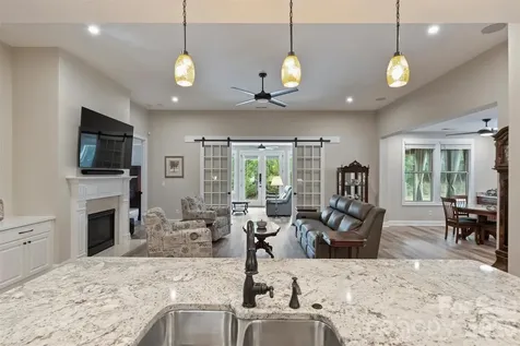 9610 Cresswind Boulevard Charlotte NC 28215