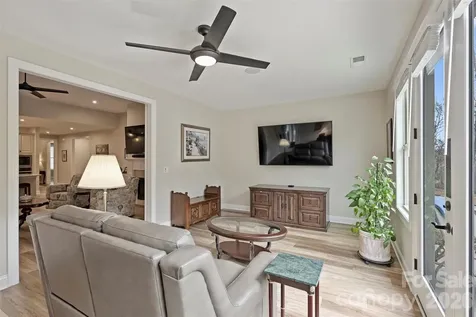 9610 Cresswind Boulevard Charlotte NC 28215
