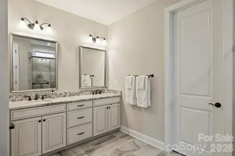 9610 Cresswind Boulevard Charlotte NC 28215