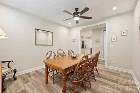 9610 Cresswind Boulevard Charlotte NC 28215